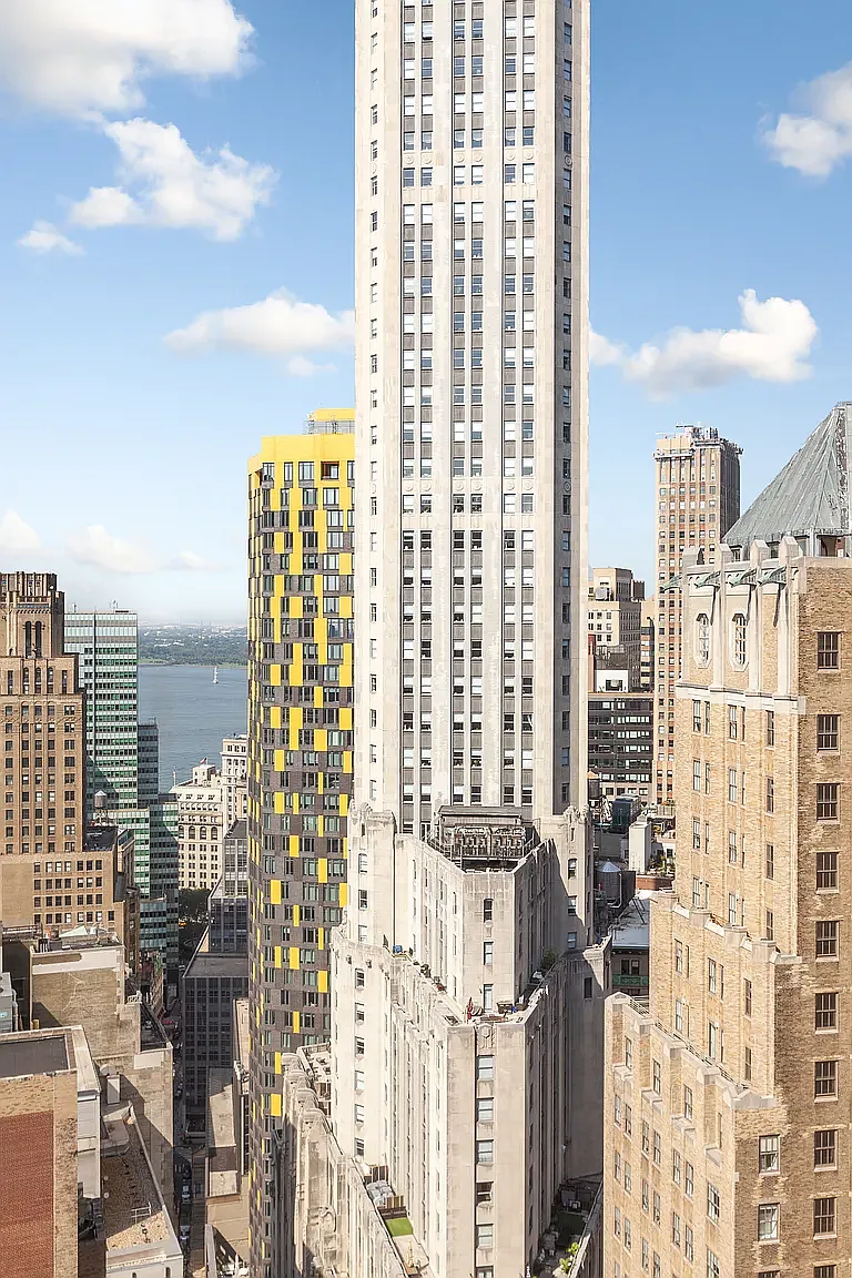 Condo-New-York-Apartment-Building